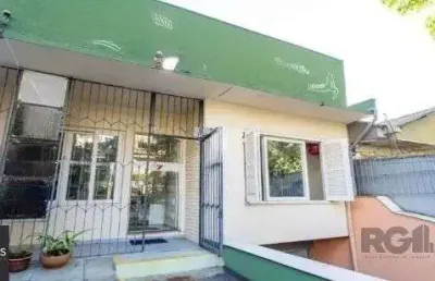 Casa no bairro petrópolis de 3 dormitórios e 4 vagas