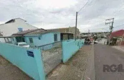 Casa espaçosa à venda no bairro costa e silva 4 dormitórios sendo 1 suíte.