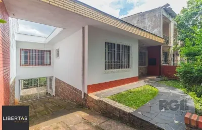 Casa com 3 quartos à venda na Rua Cidade de Uberlândia, 48, Jardim Europa, Porto Alegre