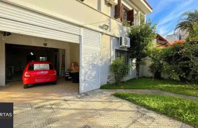 Sobrado com 4  dormitórios, 3 vagas, piscina, próximo a professor oscar pereira
