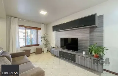 Excelente casa de 121m² com 3 dormitórios e 2 vagas.