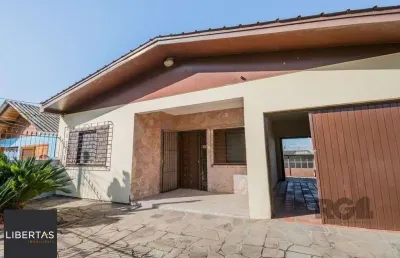 Casa de 159m² - 2 dormitórios, 3 vagas no bairro rubem berta
