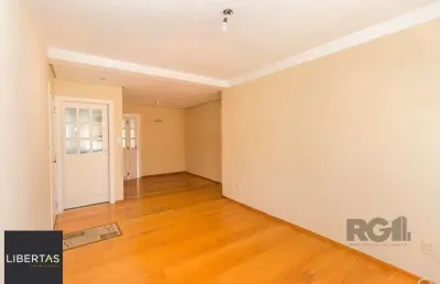 Excelente apartamento de 70,80m² com 2 dormitórios e churrasqueira.