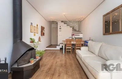 Casa em condomínio de 109m² - 3 dormitórios, 1 suíte e 1 vaga no bairro teresópo