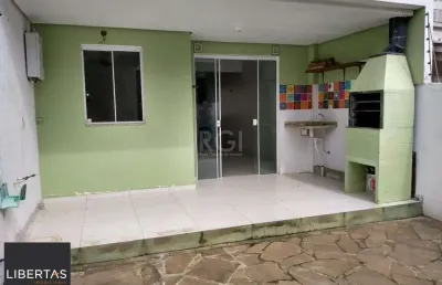Casa linda com vista para o rio com 3 pavimentos  com duas suíte