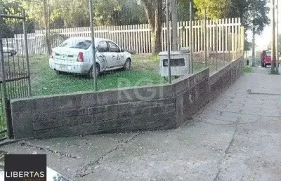Terreno com 2.500m² de área cercado com muro de concreto