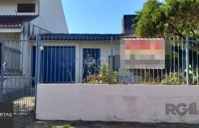 Casa 03 dormitórios, 01 suíte, 02 vagas de garagem,