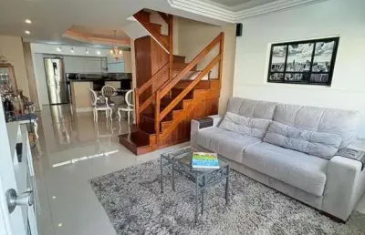 Casa com 2 dormitórios e 1 vaga em condomínio fechado no bairro cavalhada.