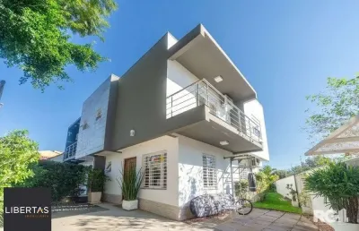 Ótima casa no bairro espírito santo, com 3 quartos, 1 suíte e pátio