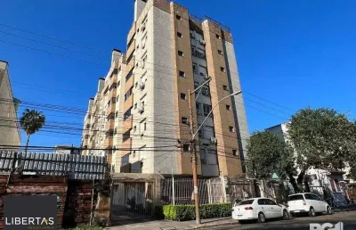 Apartamento 2 dormitórios com 2 vagas garagem na cidade baixa.