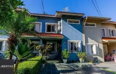 Casa sobrado em condomínio fechado na vila nova de 3 dormitórios e 2 vagas