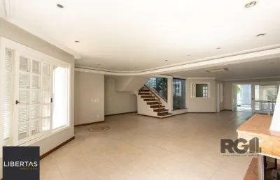 Belo sobrado, 3 quartos, 1 suite, piscina, 320m² privativos - tristeza