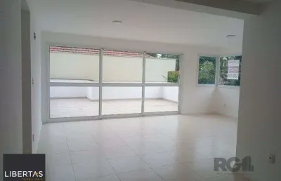 Apartamento garden com 2 suítes, lavado, área de serviço. um pátio enorme muito