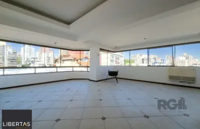 Cobertura com 222m² privativos, 3 quartos, 1 suite, lareira, piscina, 2 vagas no