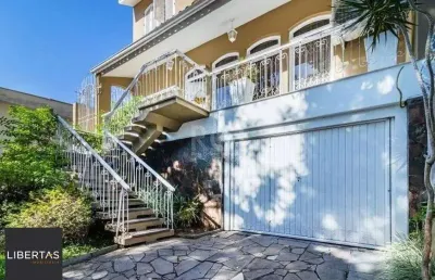 Excelente casa de 264m² com 4 dormitórios no bairro menino deus