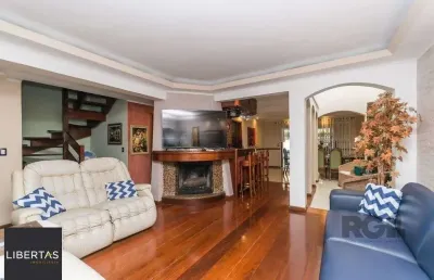 Casa 381m² - 5 dormitórios, 1 suíte, piscina e 6 vagas no bairro são sebastião