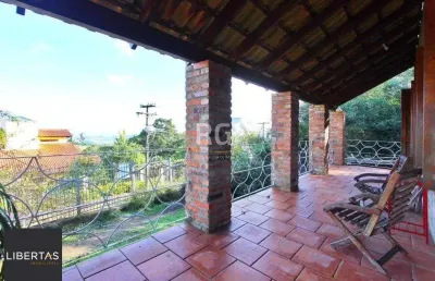 Casa para venda - 269.06m², 4 dormitórios, sendo 2 suites, 5 vagas - teresópolis