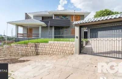 Casa com piscina, 3 dormitórios, 258m² privativos, no jardim itu.