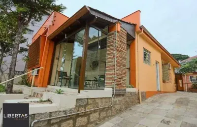 Casa com 3 quartos à venda na Rua Artigas, 214, Petrópolis, Porto Alegre