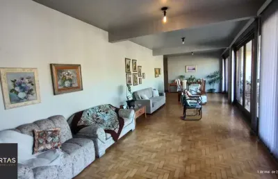 Apartamento de 4 dormitórios, 2 suítes, sacada, living para 2 ambientes bem ampl