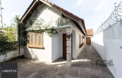 Casa com 2 quartos à venda na Rua Porto Calvo, 175, Ipanema, Porto Alegre