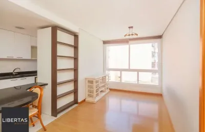 Apartamento com 1 dormitório e 1 vaga de garagem no bairro petrópolis