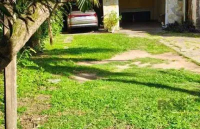 Casa com 3 quartos e 2 garagens no bairro cidade baixa!