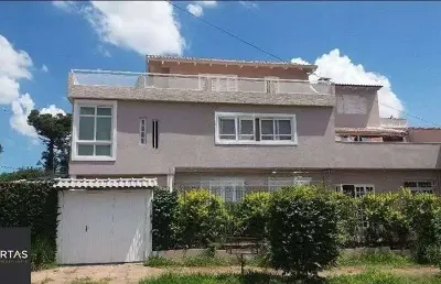 Excelente casa de 188m² com 5 quartos sendo 2 suítes