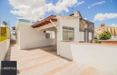 Casa para venda - 440m², 3 dormitórios, sendo 2 suites, 2 vagas - cidade baixa