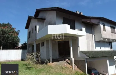 Casa para venda - 300m², 5 dormitórios, sendo 3 suites, 5 vagas - teresópolis