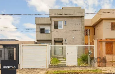 Sobrado, 185 metros quadrados privativo, com 3 quartos, 1 suíte, living e cozinh