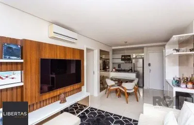 Apartamento 2 dormitórios, 1 suíte, 2 vagas no bairro petrópolis