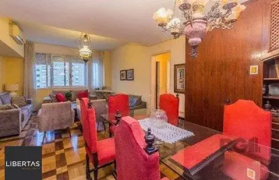 Amplo apartamento de 3 quartos com suíte e 2 sacadas, com vista para o guaíba e