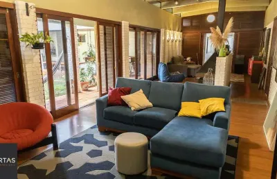 Casa com 3 quartos à venda na Rua Capão da Canoa, 354, Ipanema, Porto Alegre