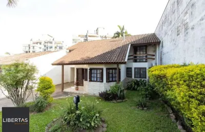 Casa com 3 quartos à venda na Rua Padre João Batista Reus, 1970, Camaquã, Porto Alegre