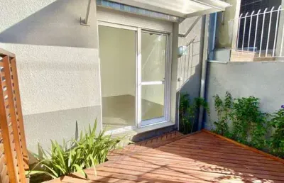 Apartamento garden 95m2 inteiramente reformado com 2 quartos e localização nobre
