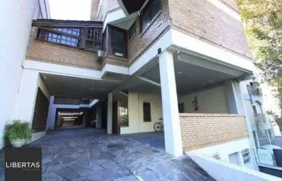 Casa sobrado em condomínio com 4 pisos de 3 dormitórios sendo 3 suítes para vend
