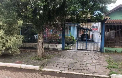 Casa de madeira localizada na rua jose do patrocínio no bairro niterói canoas
