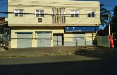 Predito comercial com 3 lojas e 6 apartamentos na rua venâncio aires  niterói