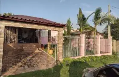 Casa de alvenaria  localizada na rua carlos demoliner netto caju nova santa rita