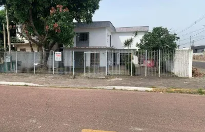 Sobrado com 221,00m² de área privativa com 4 dormitorios bairro niteroi canoas