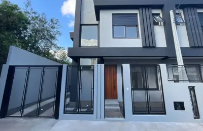 Sobrado com 100,00m² 3 dormitórios rua ferrara bairro estancia velha canoas rs.