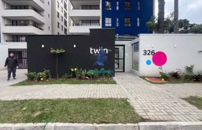Apartamento com suíte, sacada com churrasqueira e vaga coberta – localização privilegiada no bairro portão, curitiba
