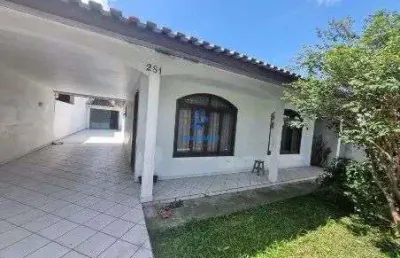 Vende-se linda casa com 3 quartos, 2 banheiros e 4 vagas no sitio cercado – curitiba