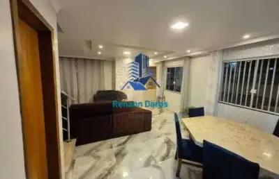 Sobrado triplex de esquina com 3 quartos e 3 vagas no sítio cercado - conforto e localização privilegiada!
