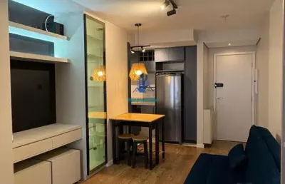 Studio mobiliado em andar alto com garagem à venda no centro de curitiba – pronto para morar