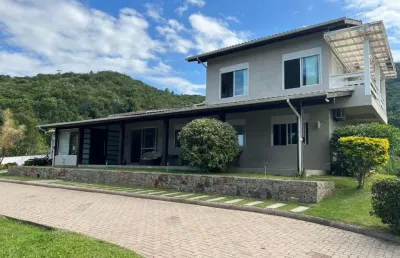 Casa com 4 quartos à venda no tijuquinhas (guaporanga), biguaçu  por r$ 2.850.000