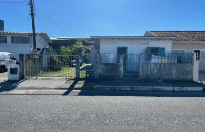 Casa com 2 quartos à venda na praia joão rosa, biguaçu  por r$ 530.000