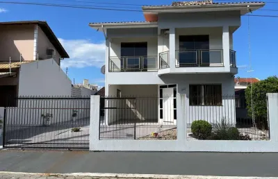 Casa com 4 quartos à venda em rio caveiras, biguaçu  por r$ 1.400.000