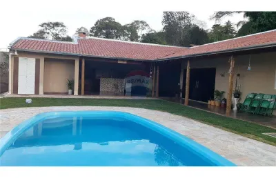 Belíssima chácara com 2600m², pertinho do restaurante do amadeu em mogi mirim.  (aceita permuta com imóvel de menor valor)